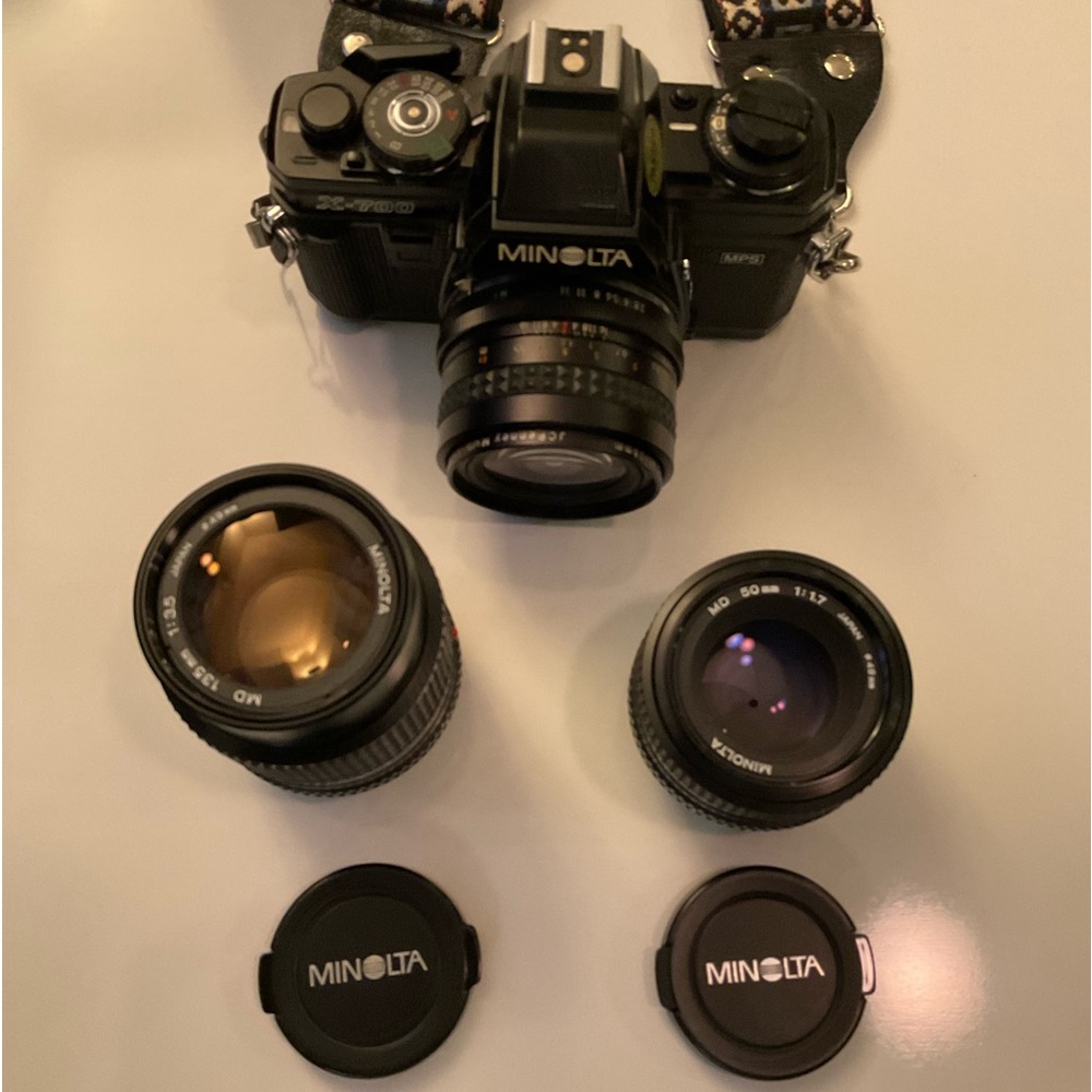 Minolta X-700 35mm CAMERA